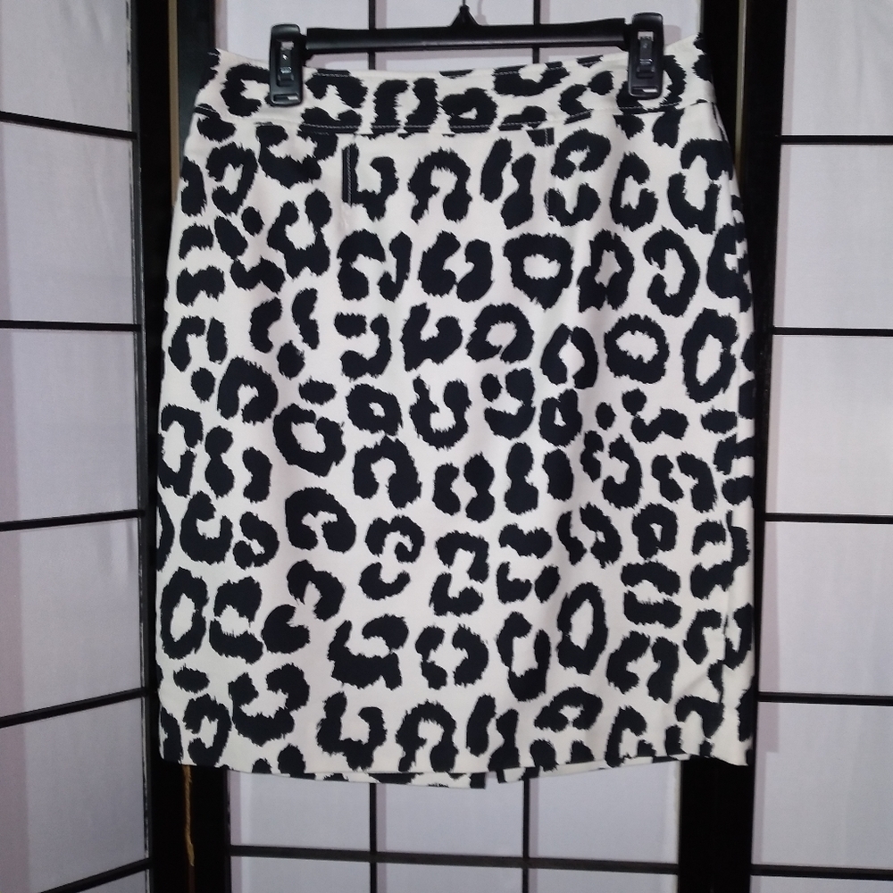 20A. Ann Taylor LOFT Cheetah Print Skirt